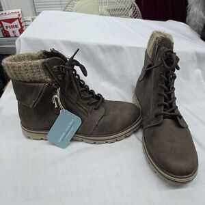 Cliffs By White Mountain Lace Up Hiker Boots With Faux Leather